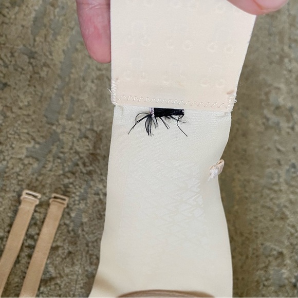 Victoria’s Secret Multi-way Strapless Nude Underwired Bra Lightly Lined: 38C - Picture 6 of 7